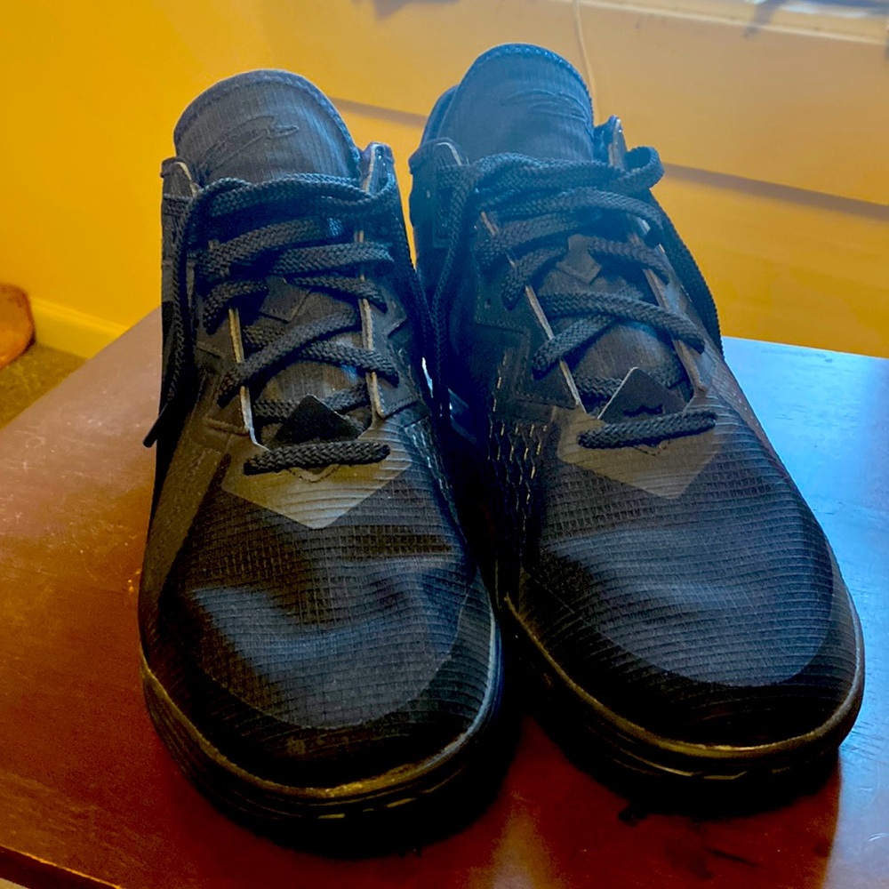 Nike LaBron James 18 Low All Triple Black Zero Dark